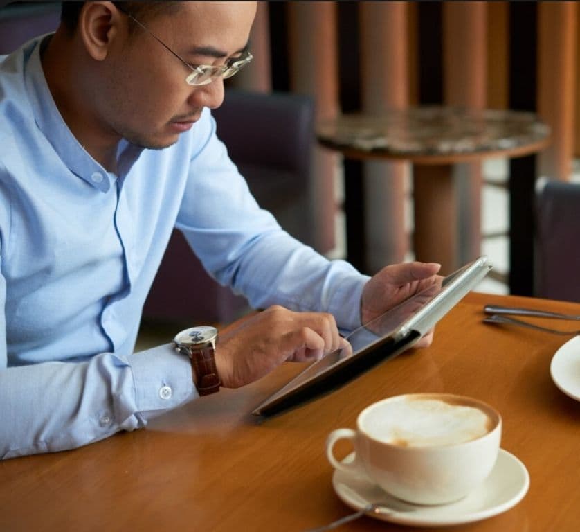 Coffee shop staff using Coffee Shop POS System to manage customer orders, billing, and daily café operations.