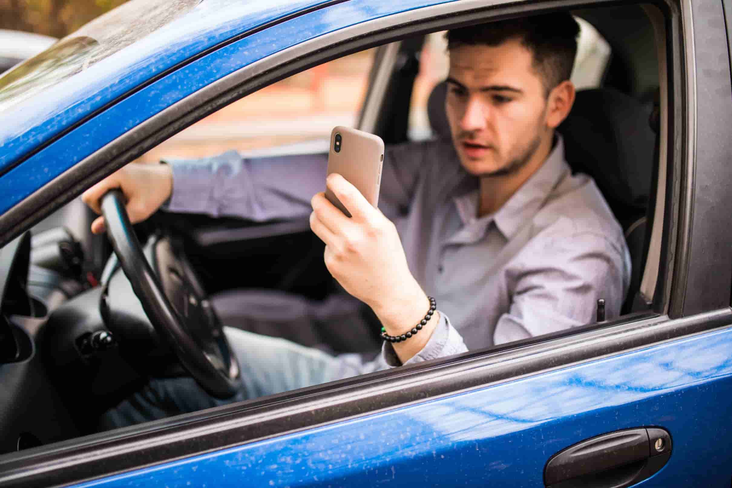 Automated alerts system for vehicle management notifications and updates.