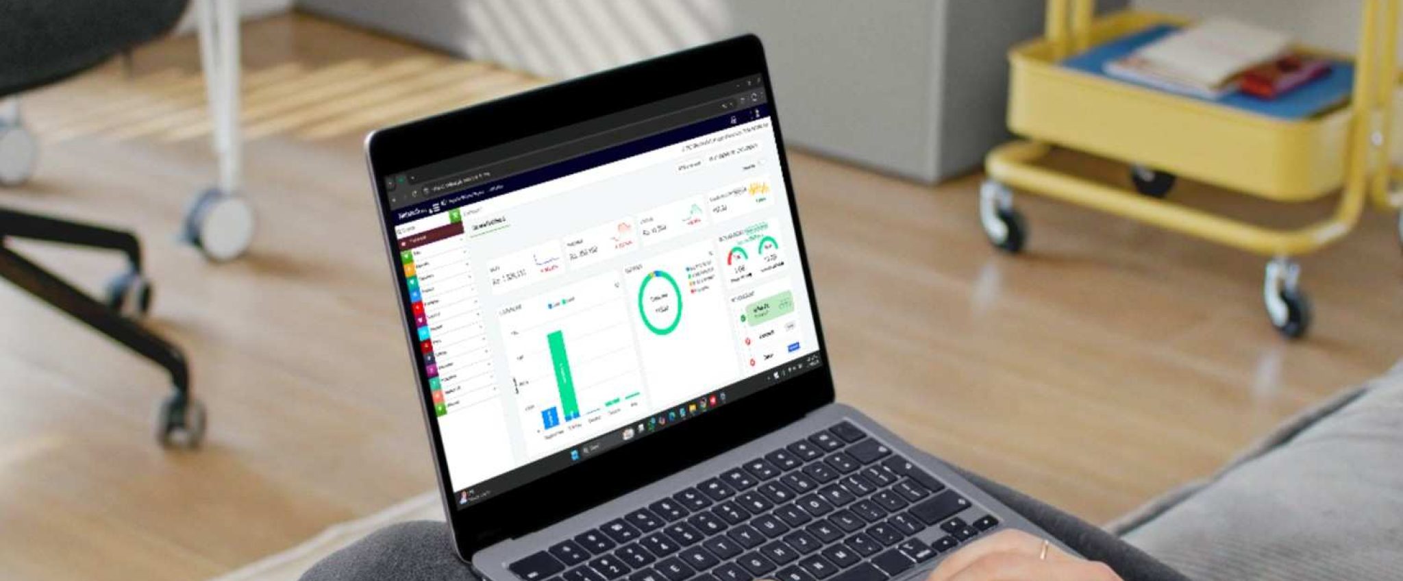 CloudPOS Point of Sale Software in Pakistan for Billing and Inventory Control Retail staff using CloudPOS point of sale software in Pakistan for fast billing and inventory management